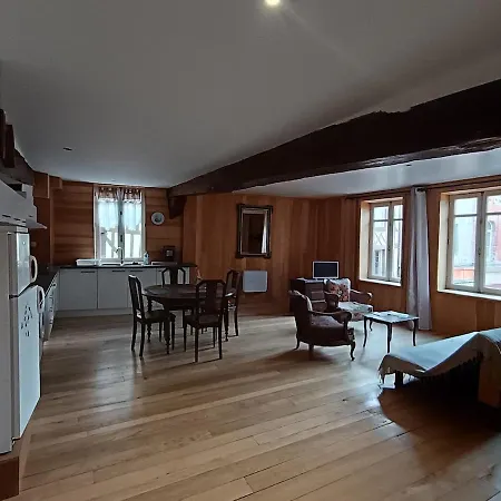 Appartement En Coeur De Bernay (Eure)